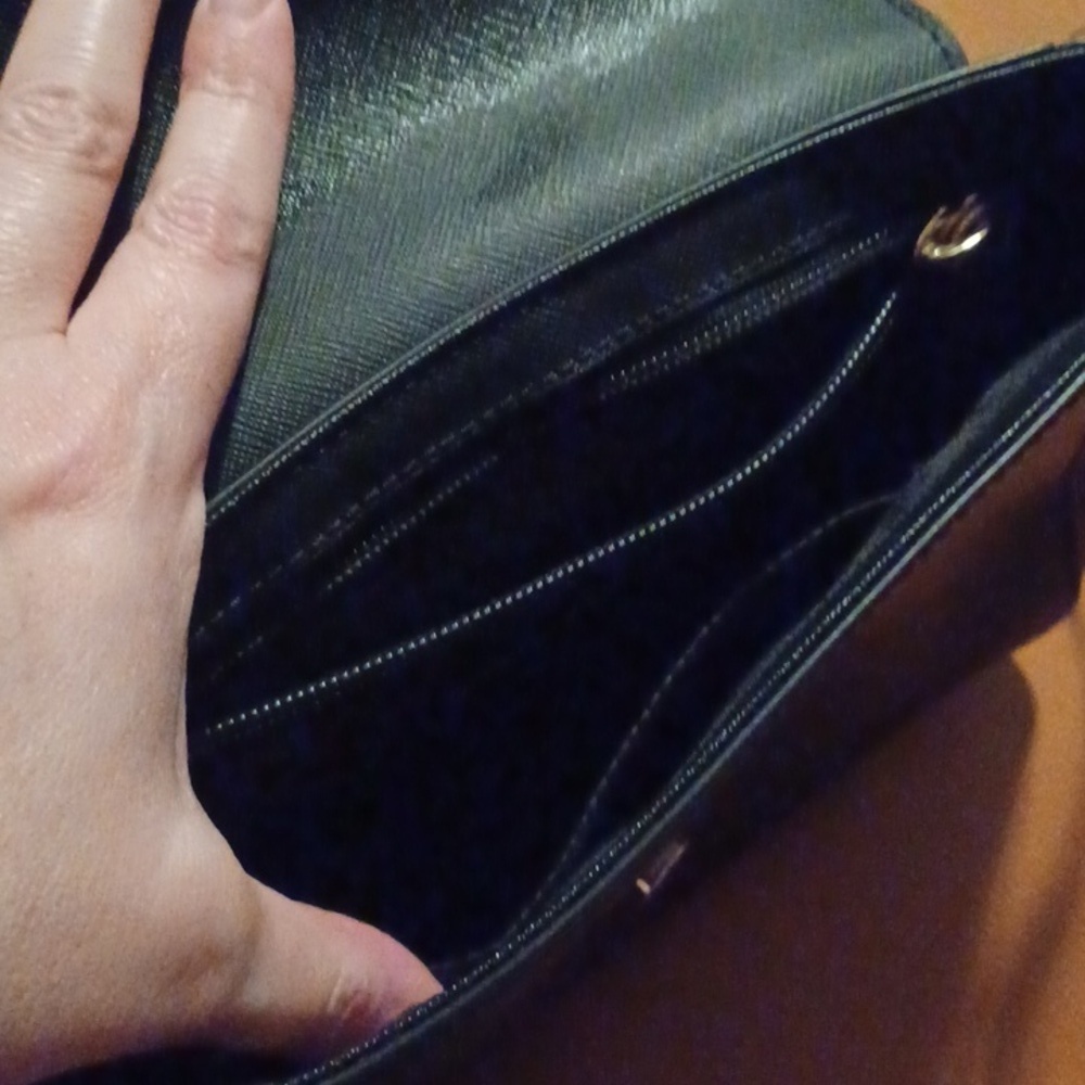 > Michael KORS Elegant Black Shoulder Bag - Picture 9 of 11